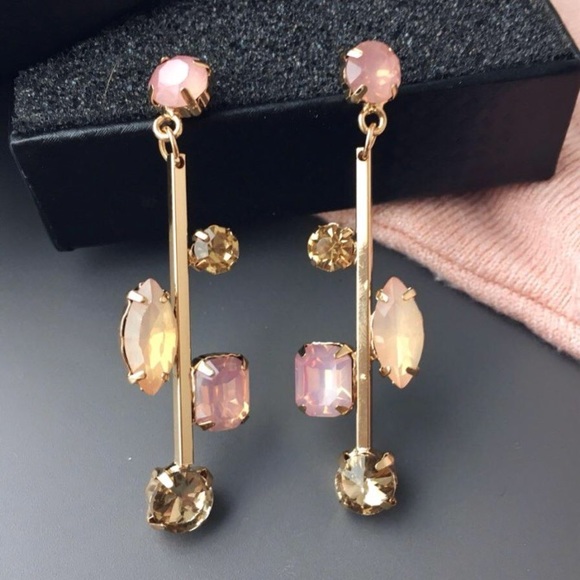 🆕 ELISE Crystal Dangle Drop Earrings - Picture 2 of 8
